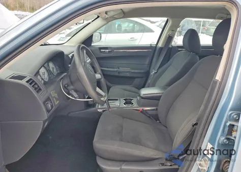 2009 Chrysler 300 Lx z USA, uszkodzony, nr VIN 2C3KA43D89H547557